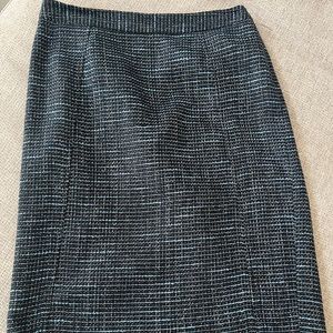 Size 4 Halogen skirt